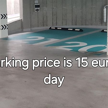 Happy Inn Emporia, Self Chek-In, Parking In The Underground Garage Vilnius Bagian luar foto