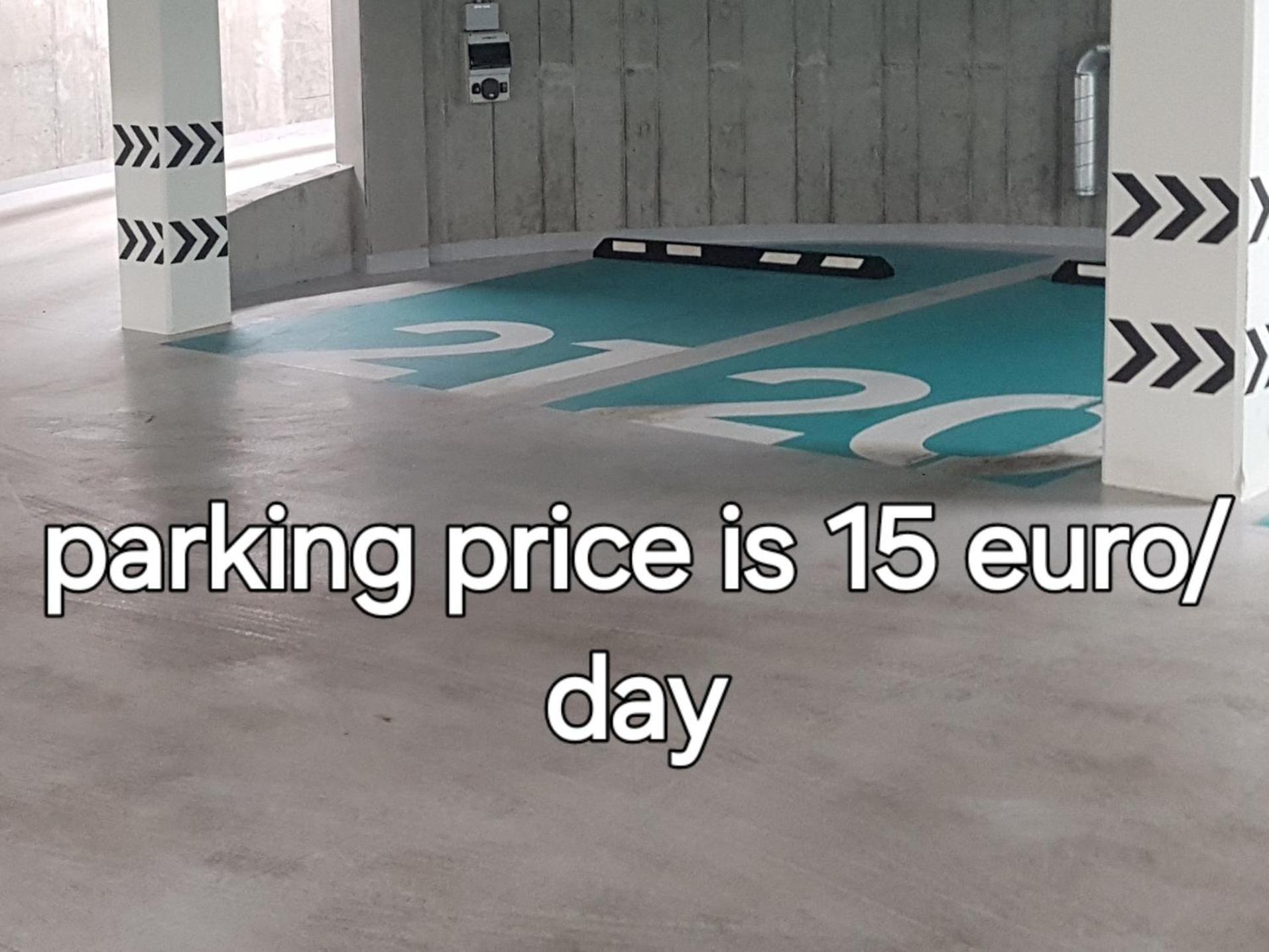 Happy Inn Emporia, Self Chek-In, Parking In The Underground Garage Vilnius Bagian luar foto