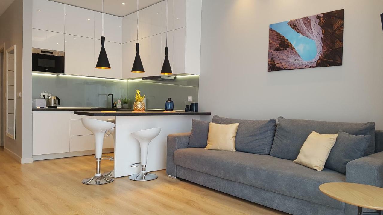 Happy Inn Emporia, Self Chek-In, Parking In The Underground Garage Vilnius Bagian luar foto